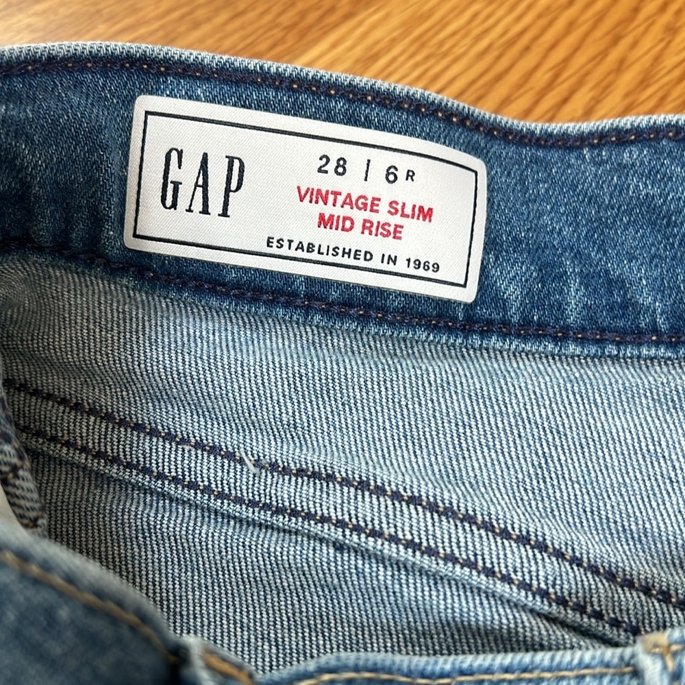 GAP Mid Rise Split-Hem Vintage Slim Jeans - Picture 12 of 13